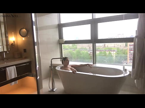 ❤️ Una nena tremenda masturbant-se apassionadament el cony al bany ️ Vídeo porno a nosaltres ️❤